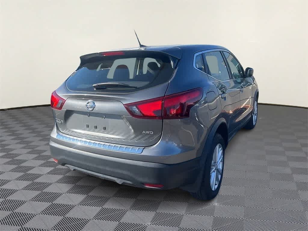 Thumbnail: 2019 Nissan Rogue Sport - 6