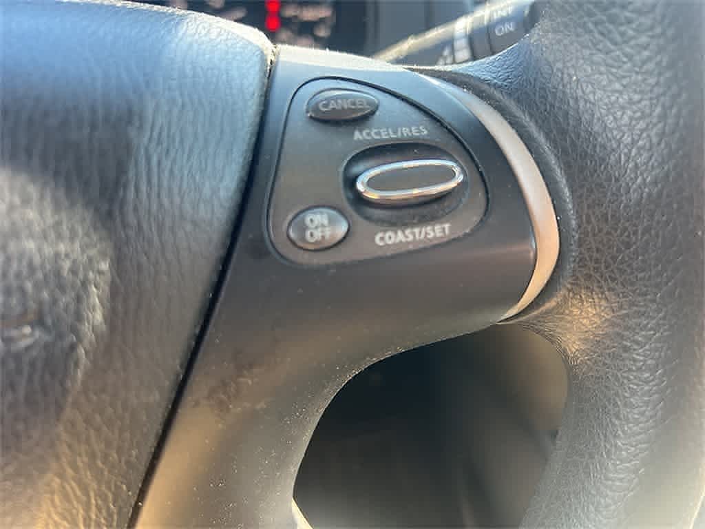 Thumbnail: 2017 Nissan Pathfinder - 17