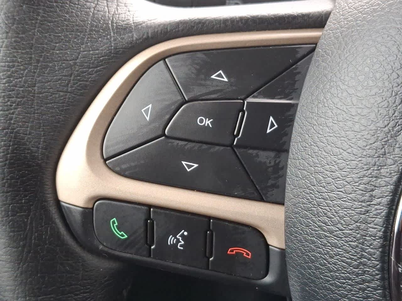 Thumbnail: 2017 Jeep Renegade - 23