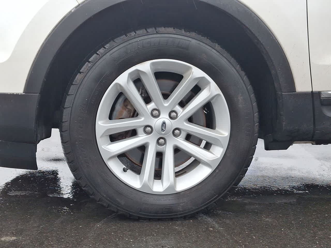 Thumbnail: 2015 Ford Explorer - 29