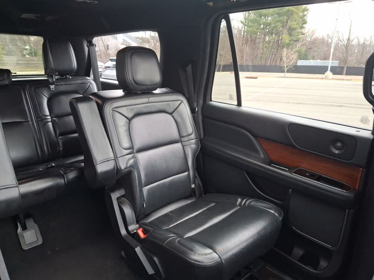 Thumbnail: 2019 Lincoln Navigator L - 14