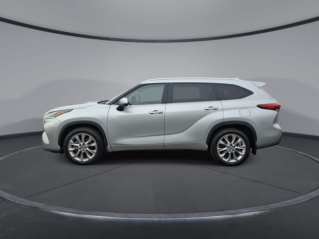 Thumbnail: 2021 Toyota Highlander - 5