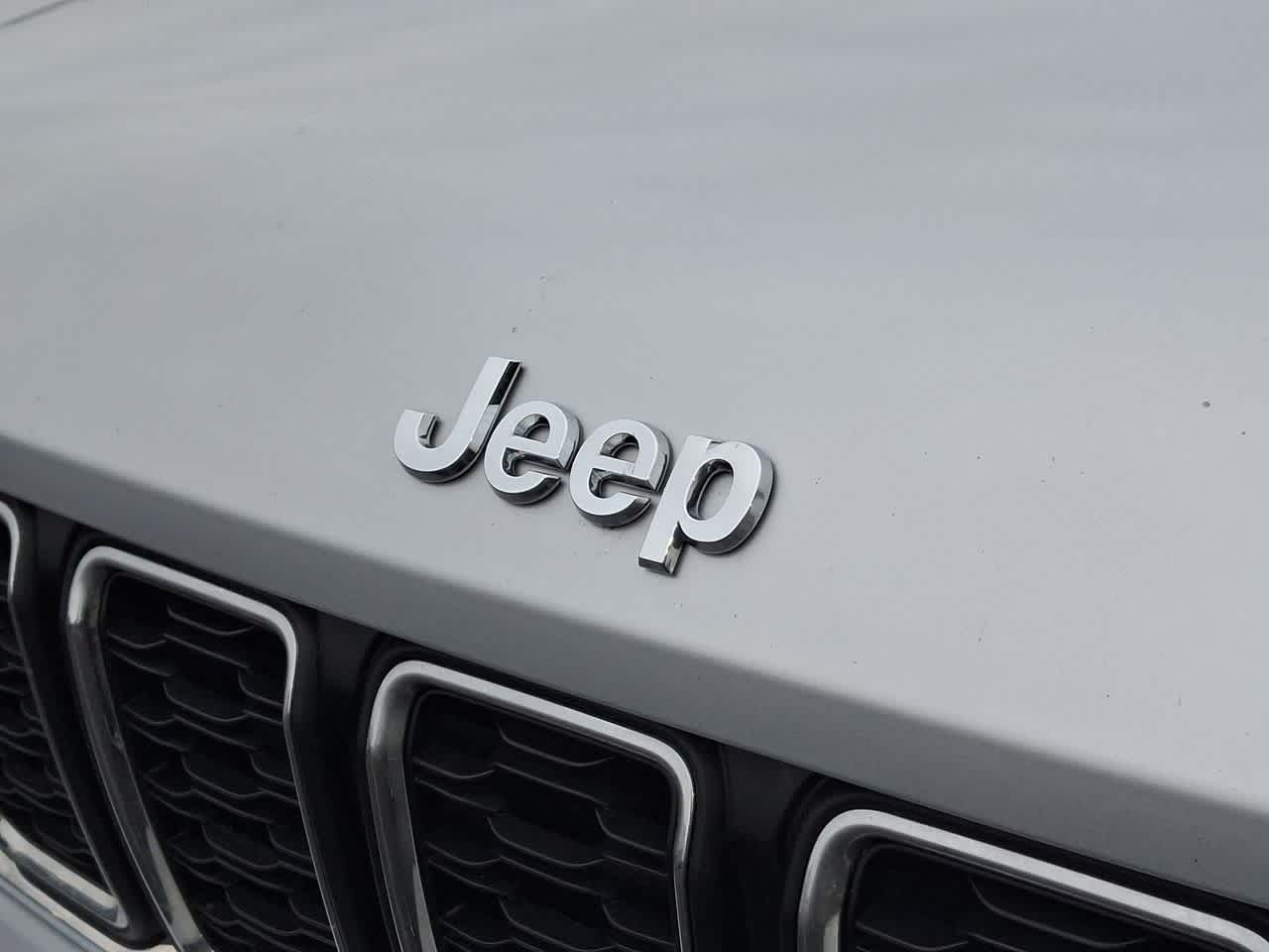 Thumbnail: 2021 Jeep Grand Cherokee L - 28