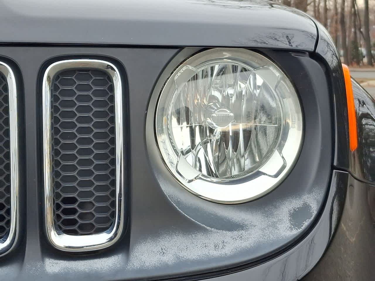 Thumbnail: 2017 Jeep Renegade - 30