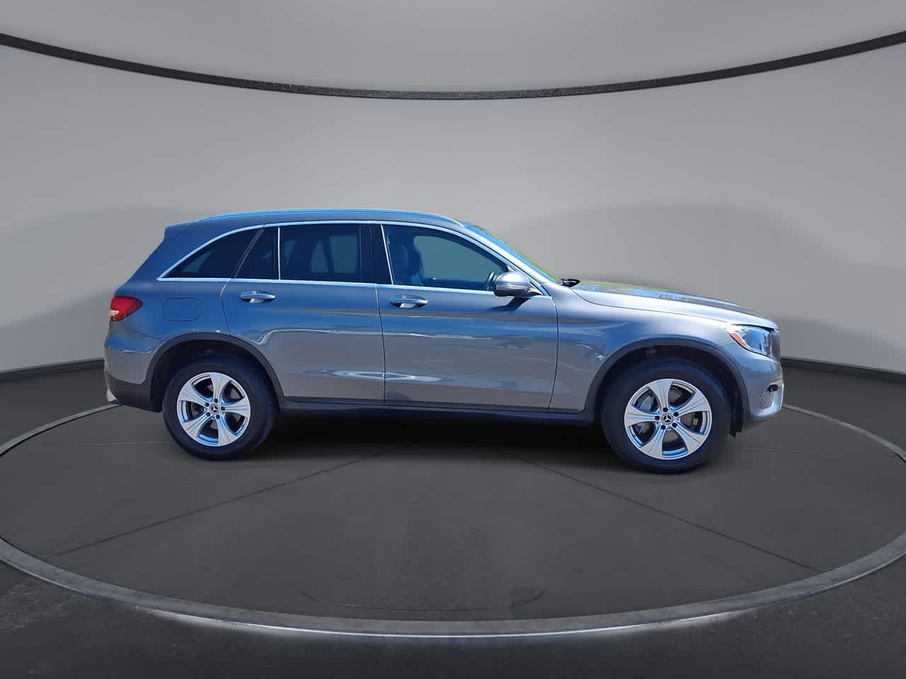 Thumbnail: 2018 Mercedes-Benz GLC - 9
