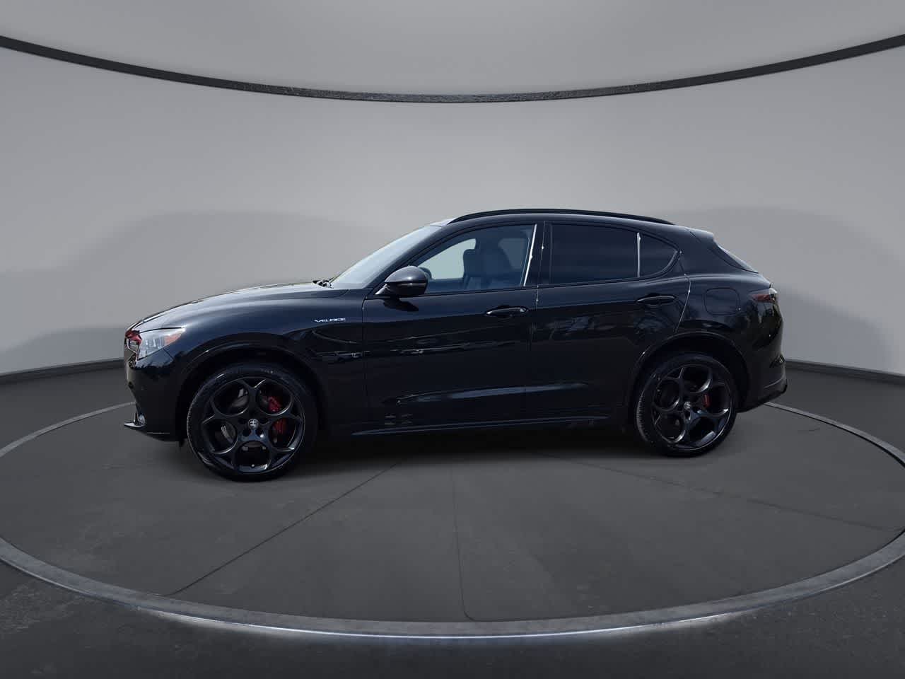 Thumbnail: 2024 Alfa Romeo Stelvio - 4