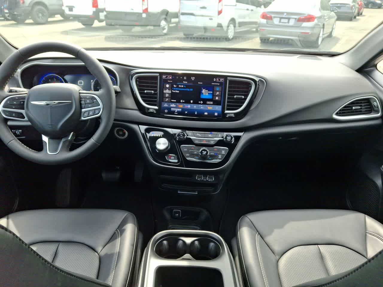 Thumbnail: 2025 Chrysler Pacifica - 10