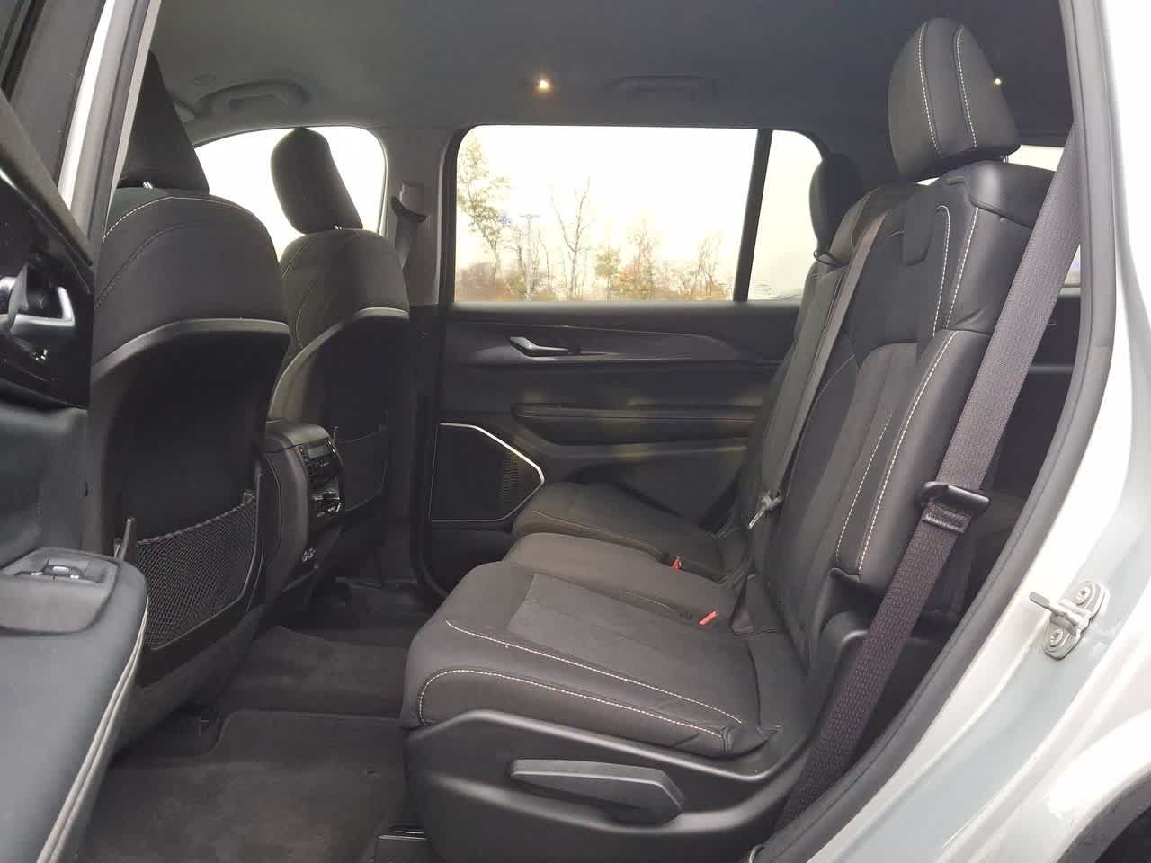 Thumbnail: 2021 Jeep Grand Cherokee L - 26