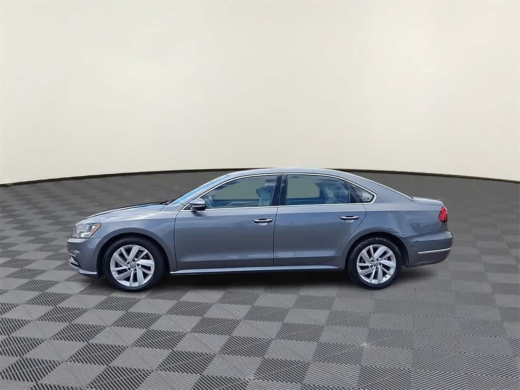 Thumbnail: 2018 Volkswagen Passat - 5