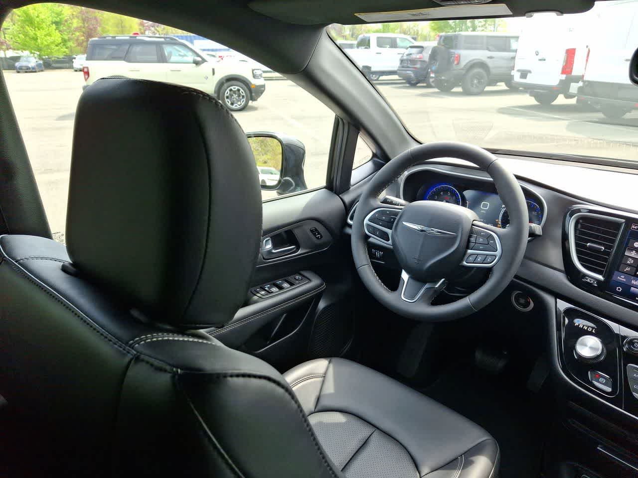 Thumbnail: 2025 Chrysler Pacifica - 15