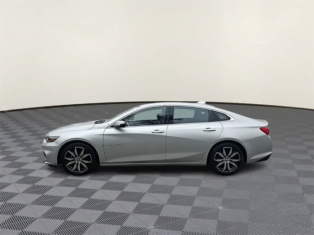 Thumbnail: 2017 Chevrolet Malibu - 5