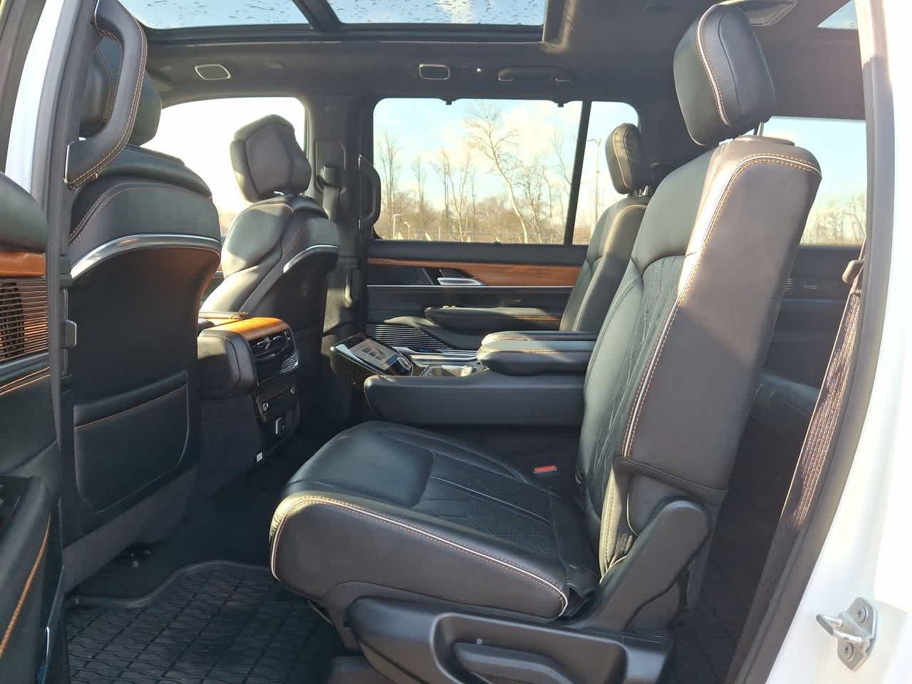 Thumbnail: 2024 Jeep Grand Wagoneer L - 25