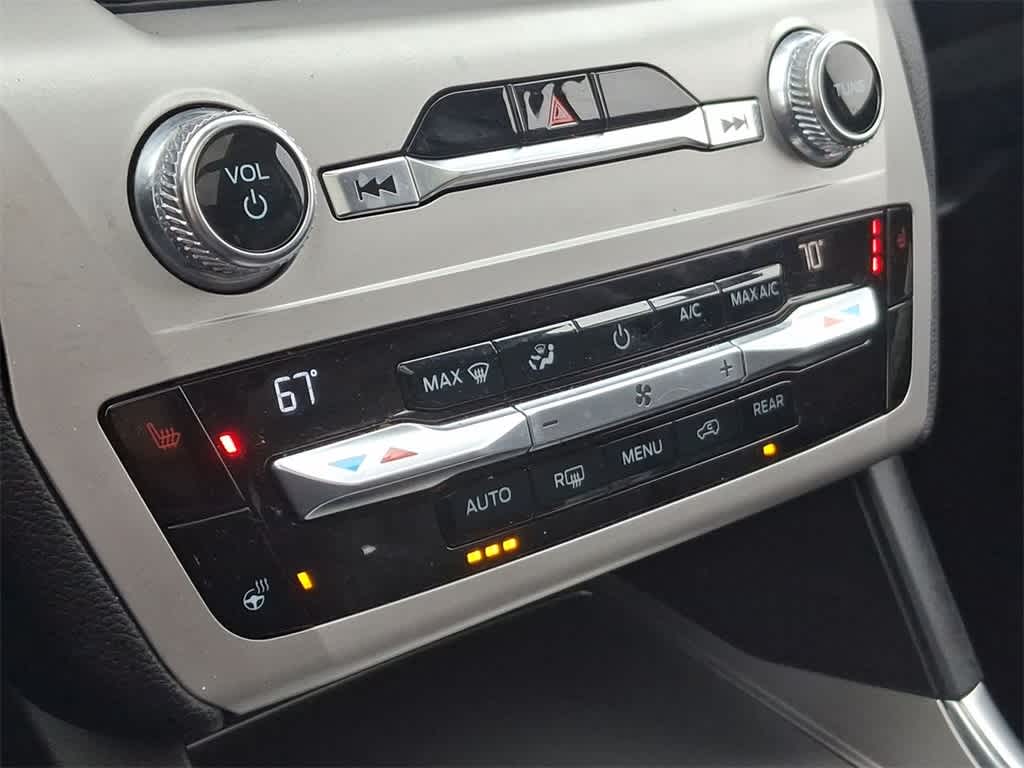 Thumbnail: 2020 Ford Explorer - 25