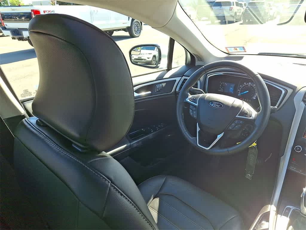 Thumbnail: 2015 Ford Fusion - 15