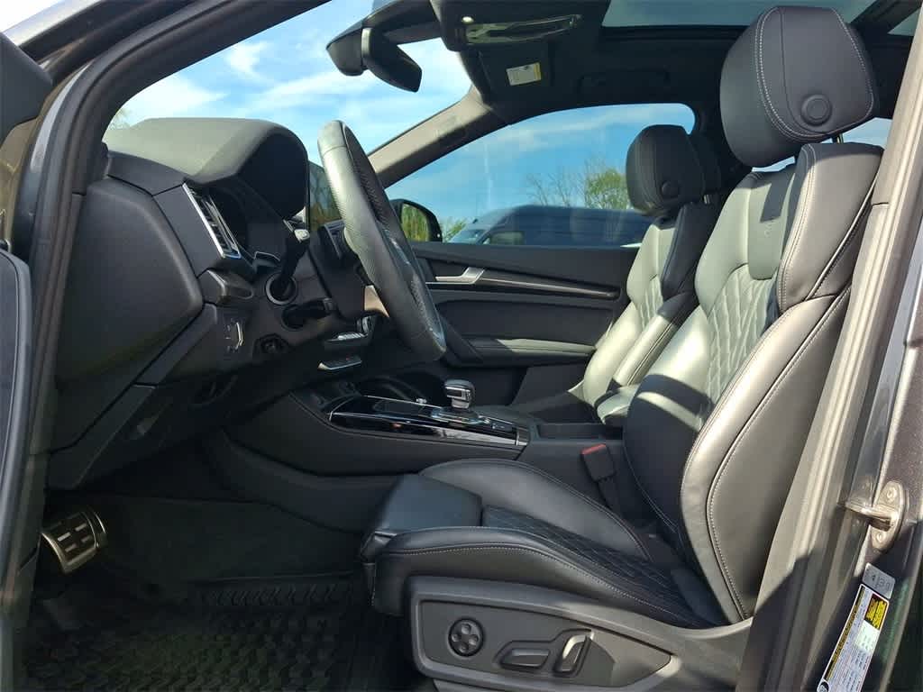 Thumbnail: 2023 Audi SQ5 - 17