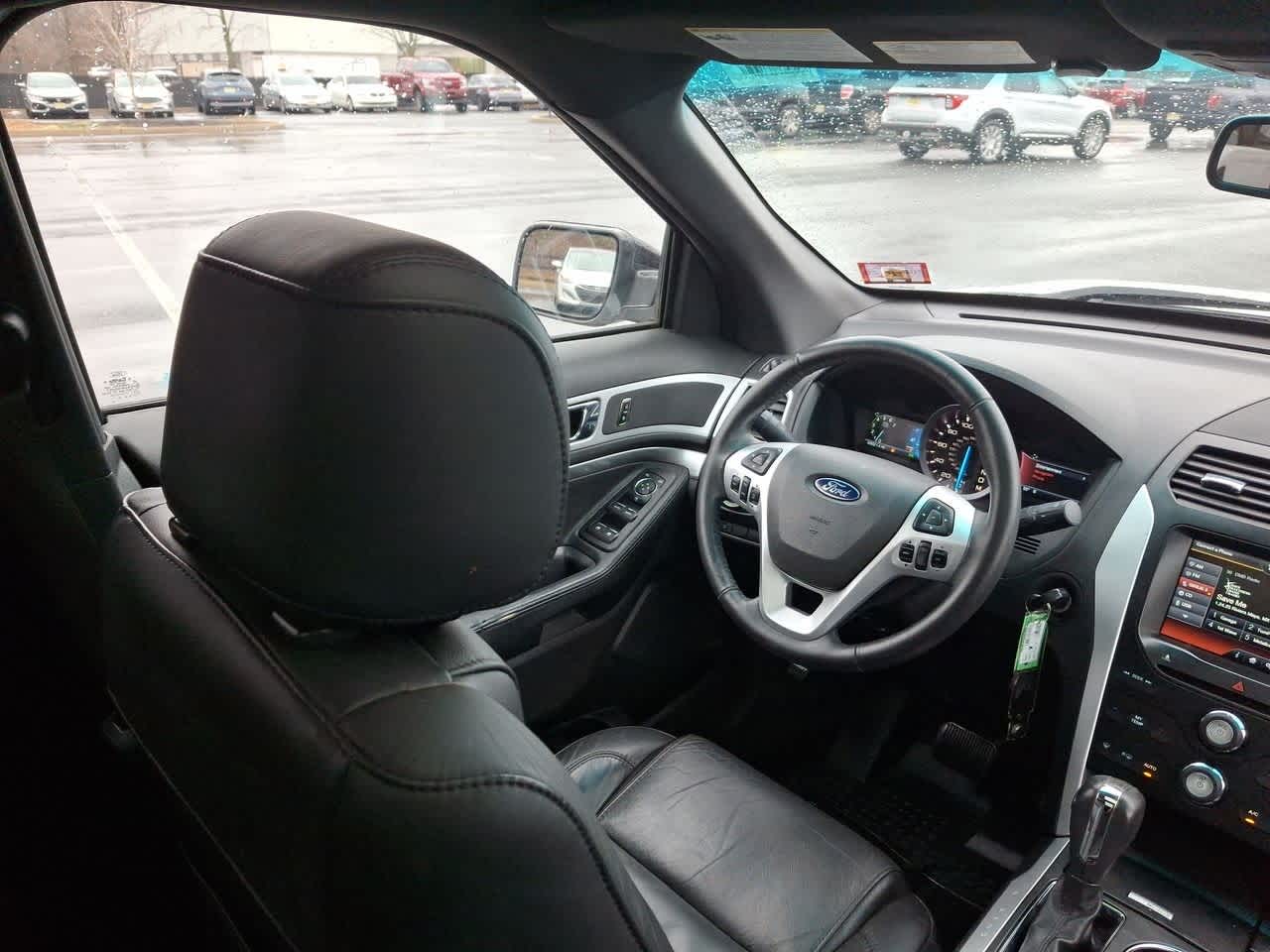 Thumbnail: 2015 Ford Explorer - 15