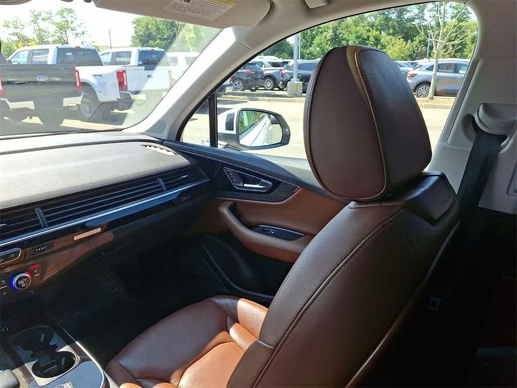 Thumbnail: 2019 Audi Q7 - 11