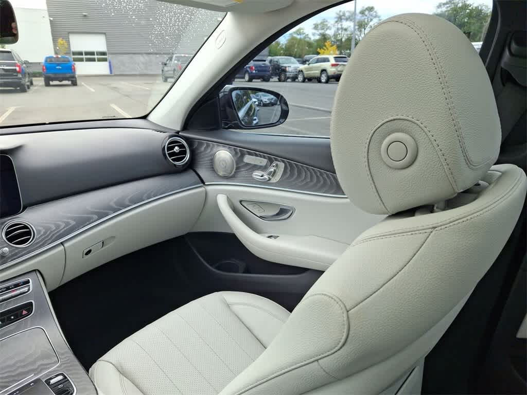 Thumbnail: 2022 Mercedes-Benz E-Class - 11