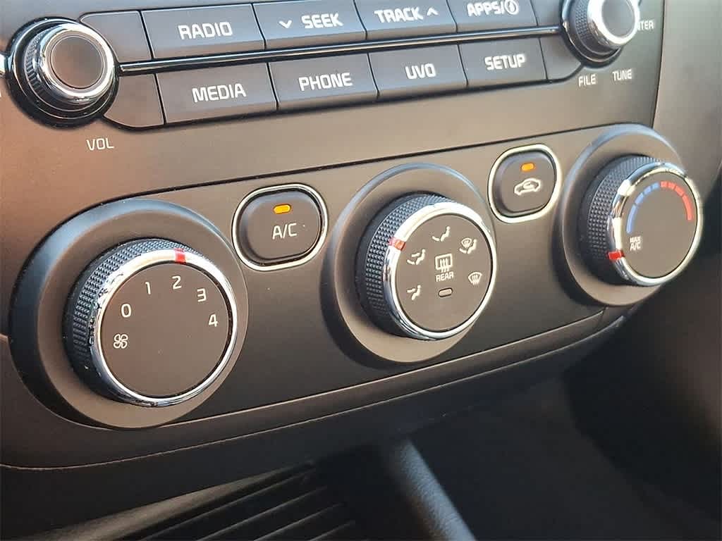 Thumbnail: 2018 Kia Forte - 25
