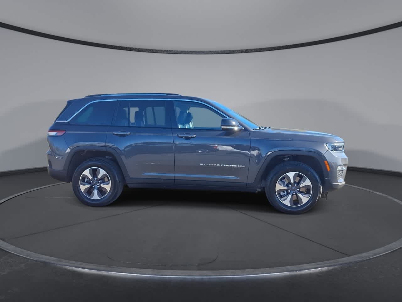 Thumbnail: 2024 Jeep Grand Cherokee - 9
