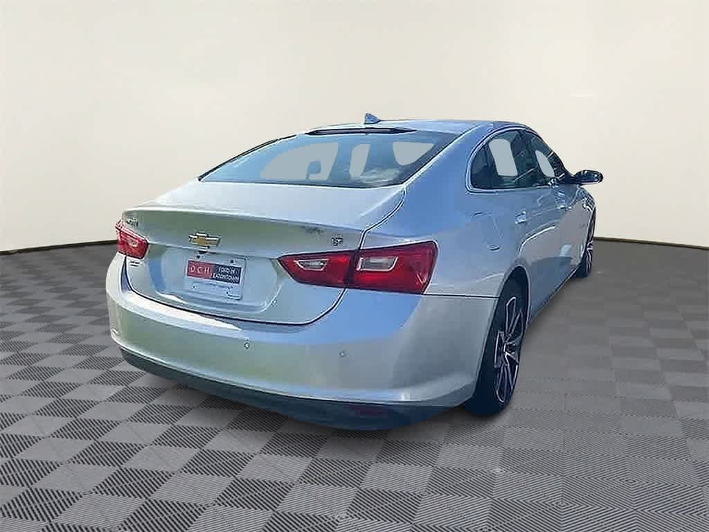 Thumbnail: 2017 Chevrolet Malibu - 6