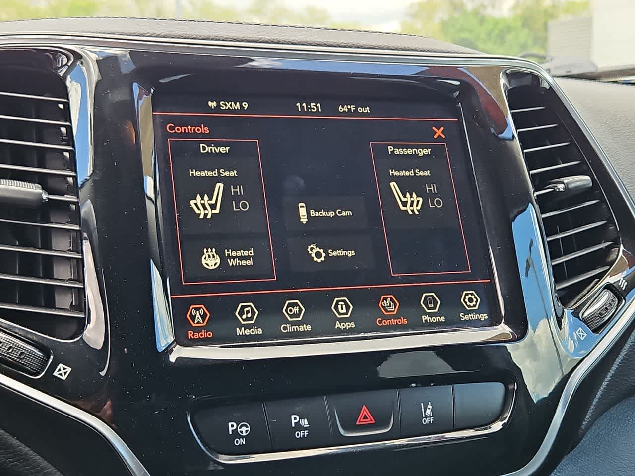 Thumbnail: 2019 Jeep Cherokee - 25