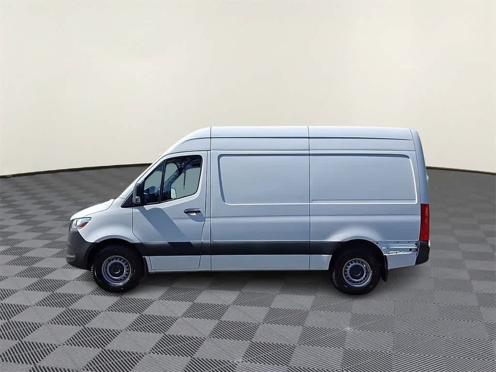 Thumbnail: 2021 Mercedes-Benz Sprinter - 4