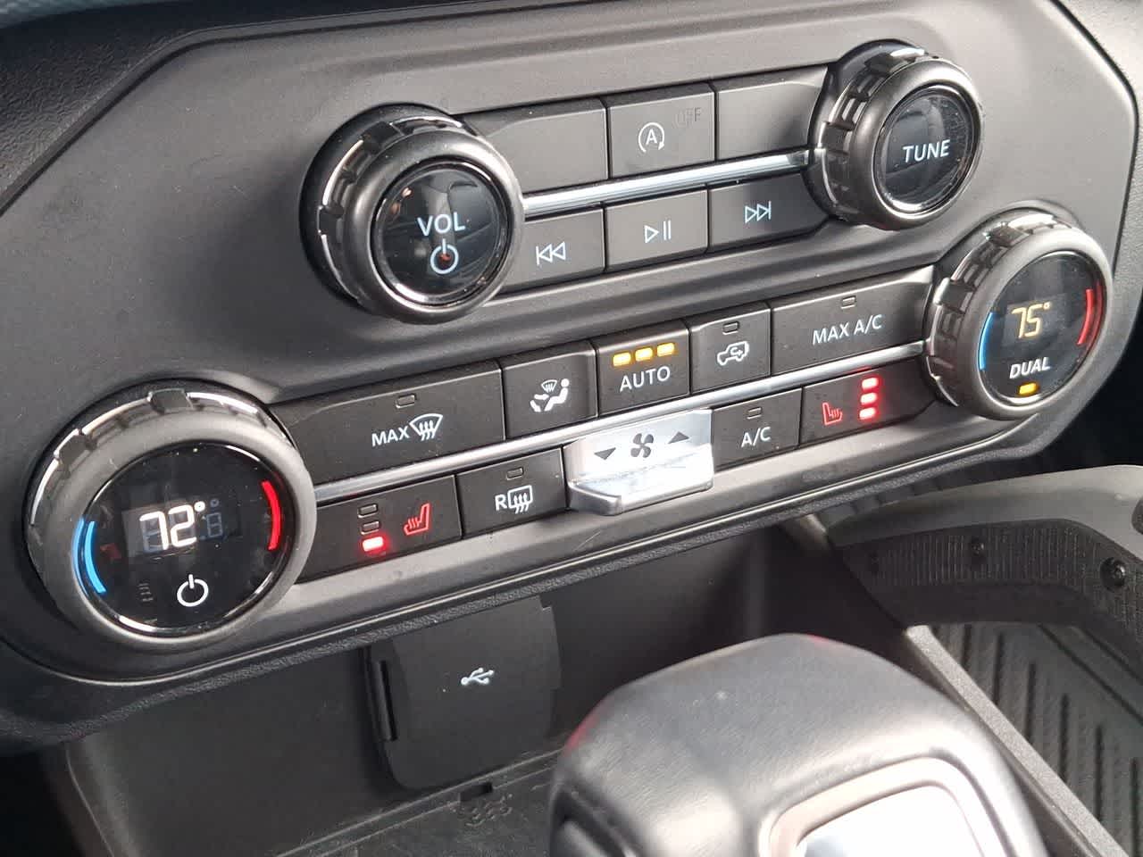 Thumbnail: 2024 Ford Bronco - 25