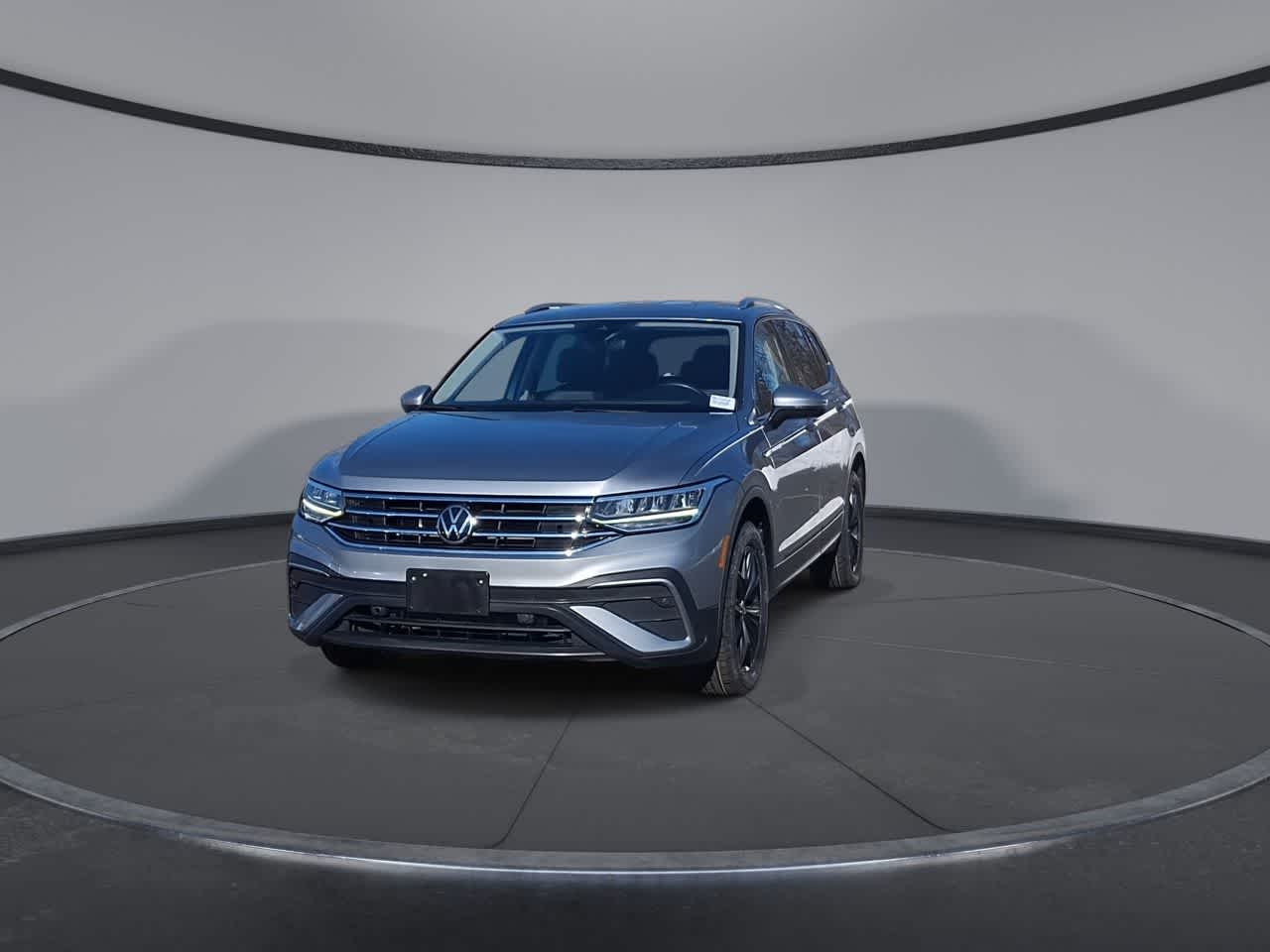 Thumbnail: 2024 Volkswagen Tiguan - 3