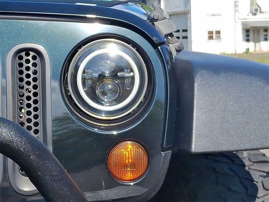 Thumbnail: 2012 Jeep Wrangler - 21