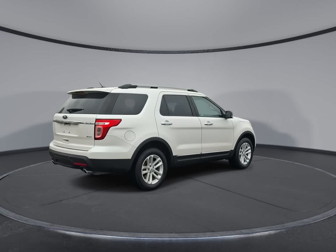 Thumbnail: 2015 Ford Explorer - 8
