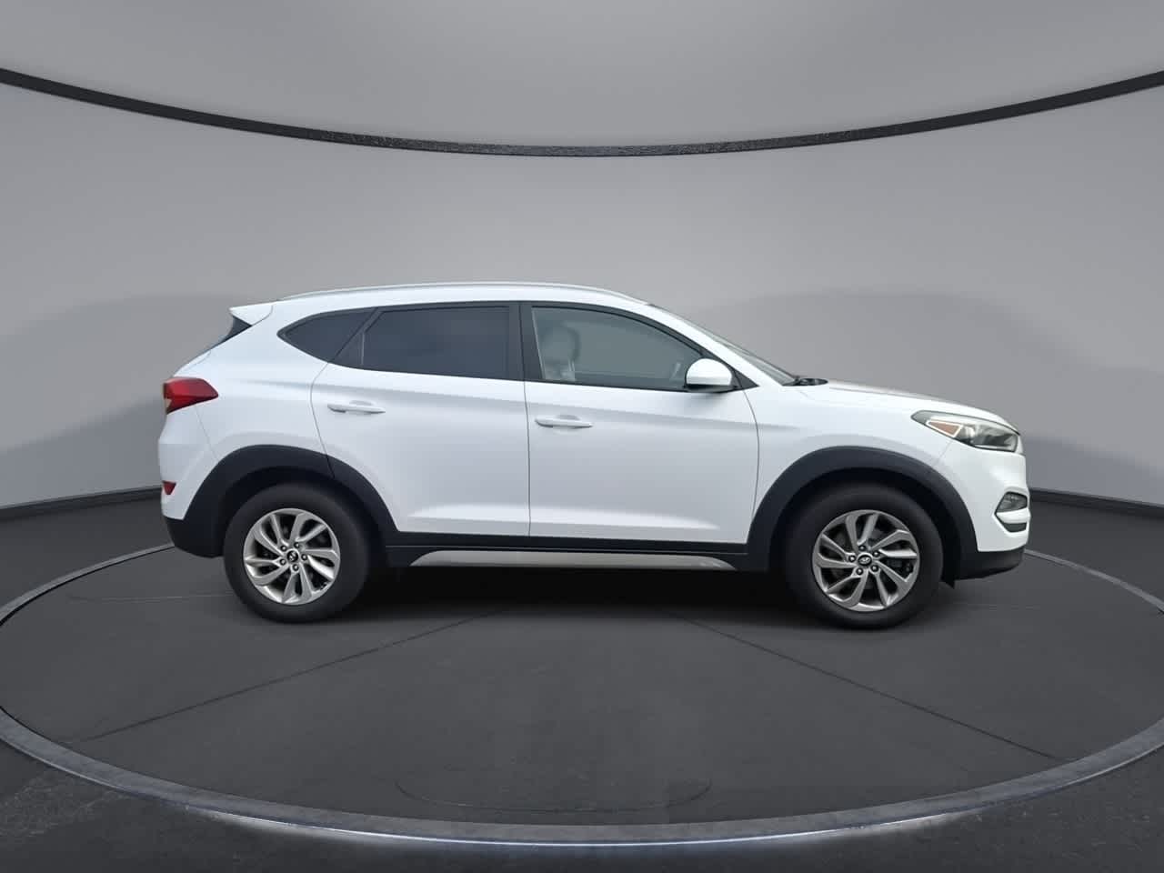 Thumbnail: 2017 Hyundai Tucson - 9