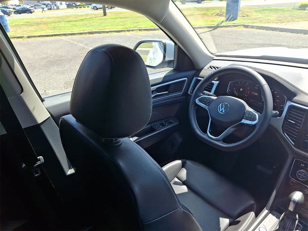 Thumbnail: 2022 Volkswagen Atlas - 14
