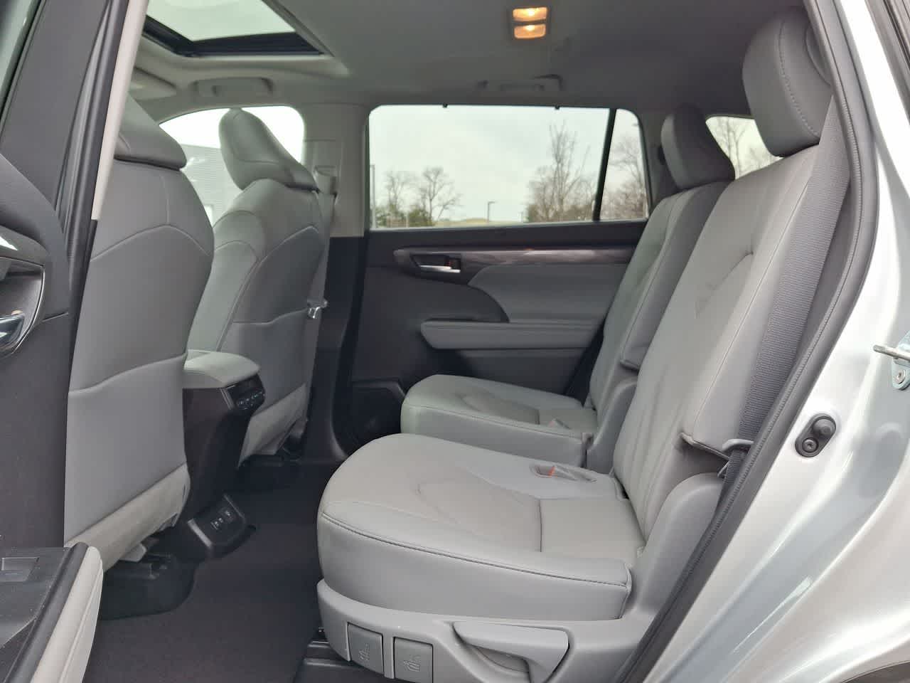 Thumbnail: 2021 Toyota Highlander - 26