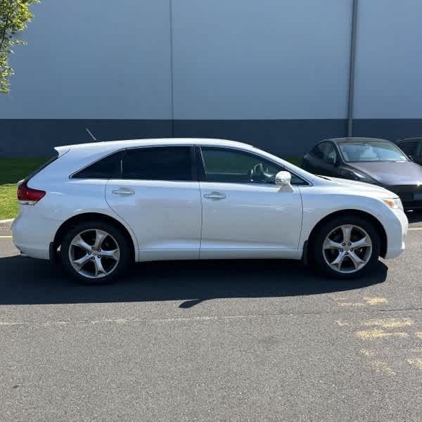 Thumbnail: 2014 Toyota Venza - 11