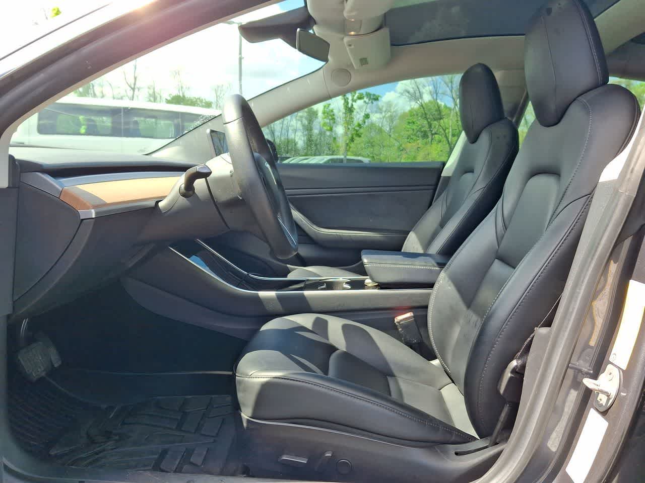 Thumbnail: 2019 Tesla Model 3 - 17