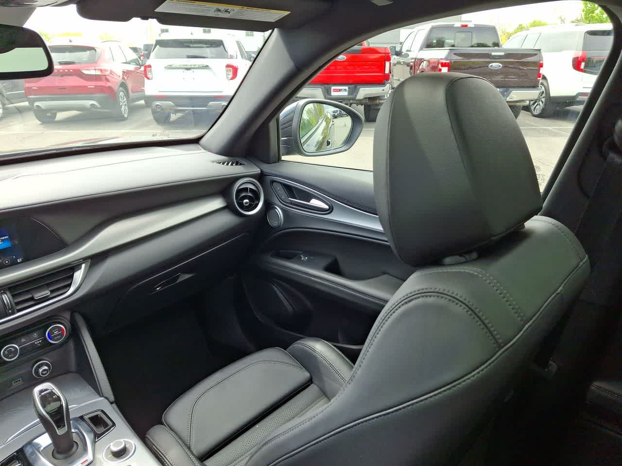Thumbnail: 2024 Alfa Romeo Stelvio - 11