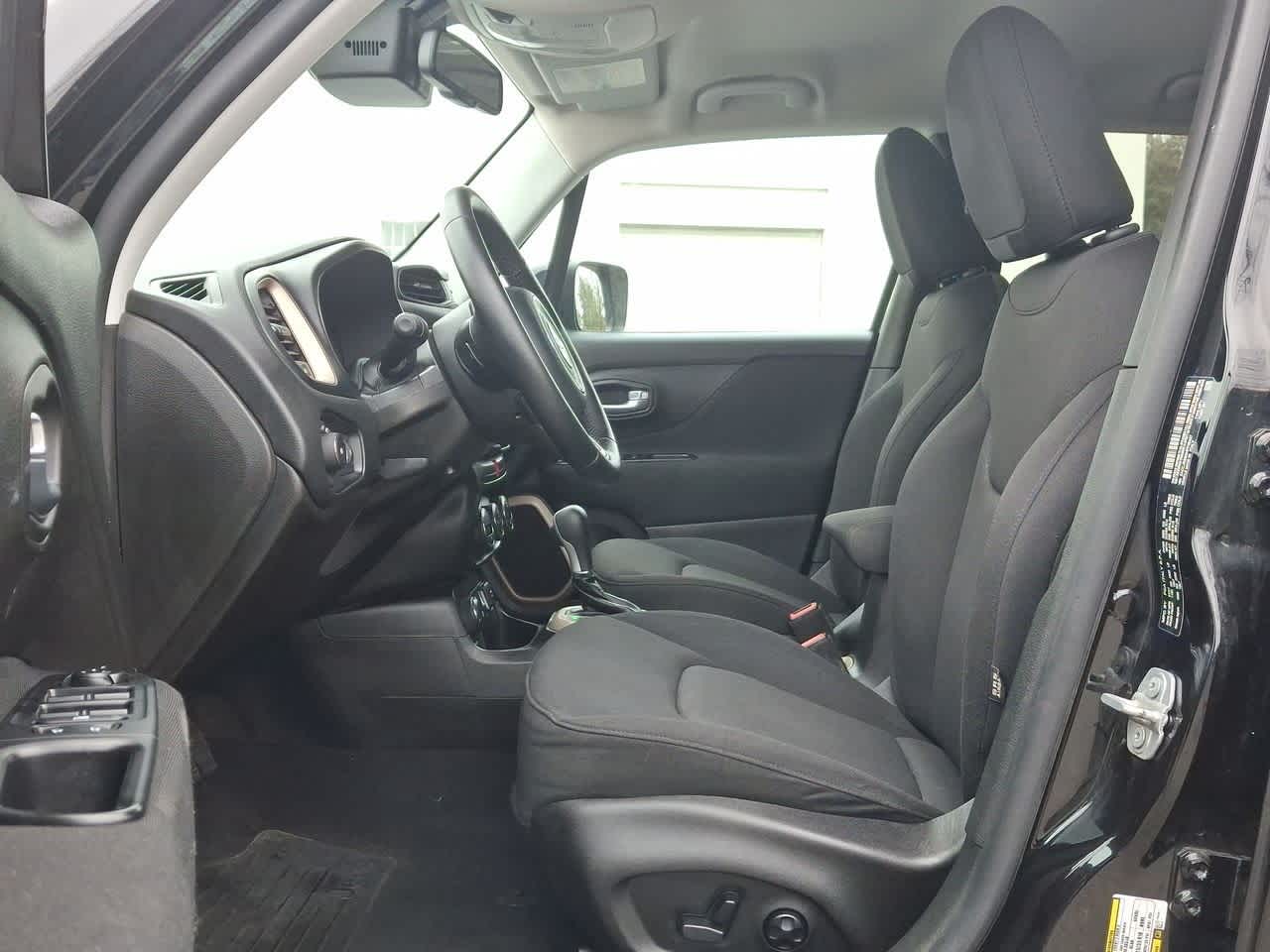 Thumbnail: 2017 Jeep Renegade - 17