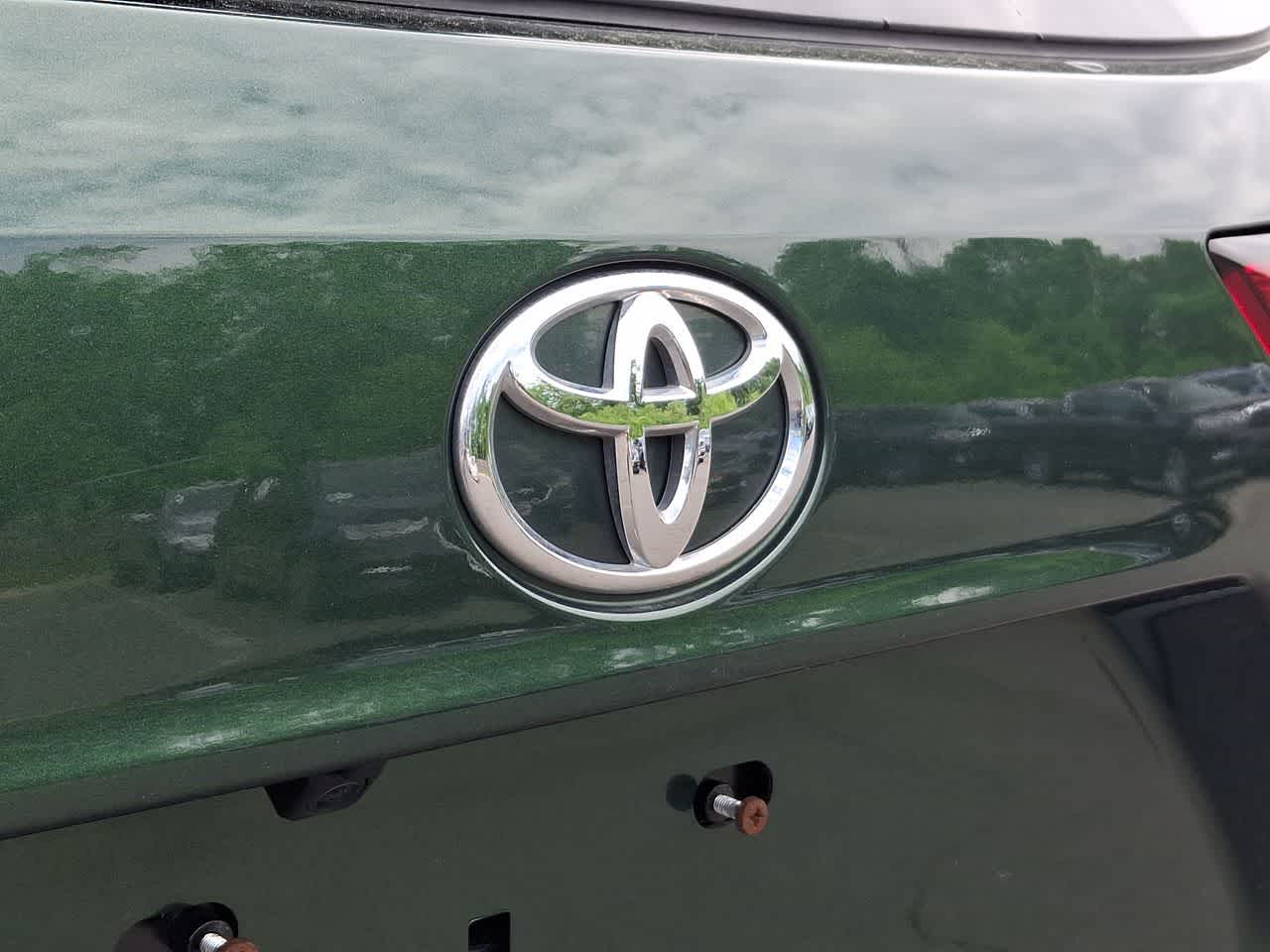 Thumbnail: 2023 Toyota Highlander - 28