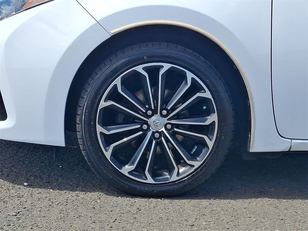 Thumbnail: 2015 Toyota Corolla - 29