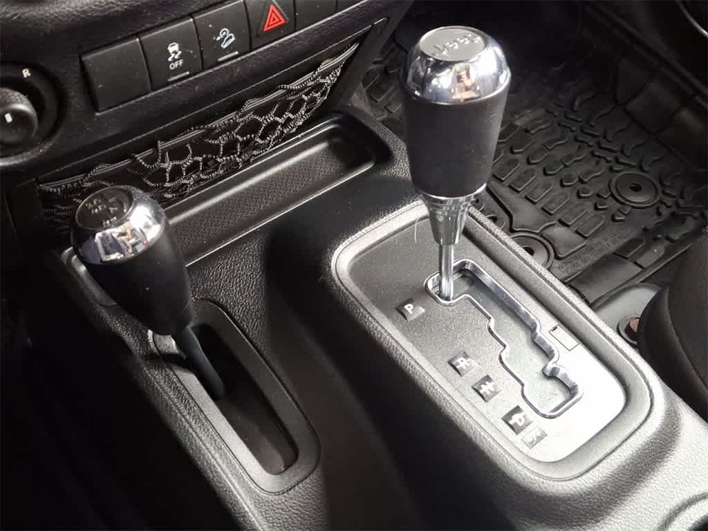 Thumbnail: 2014 Jeep Wrangler - 18