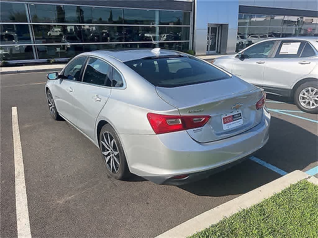 Thumbnail: 2017 Chevrolet Malibu - 8