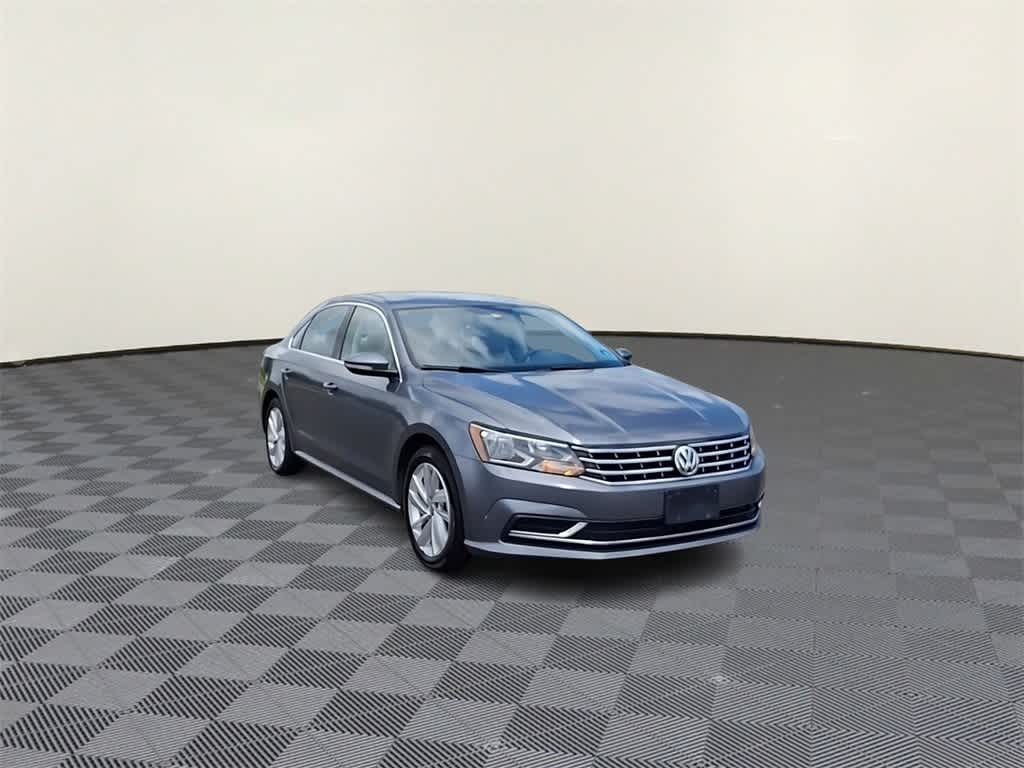Thumbnail: 2018 Volkswagen Passat - 2