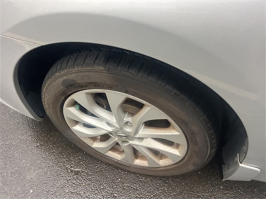 Thumbnail: 2019 Nissan Sentra - 10