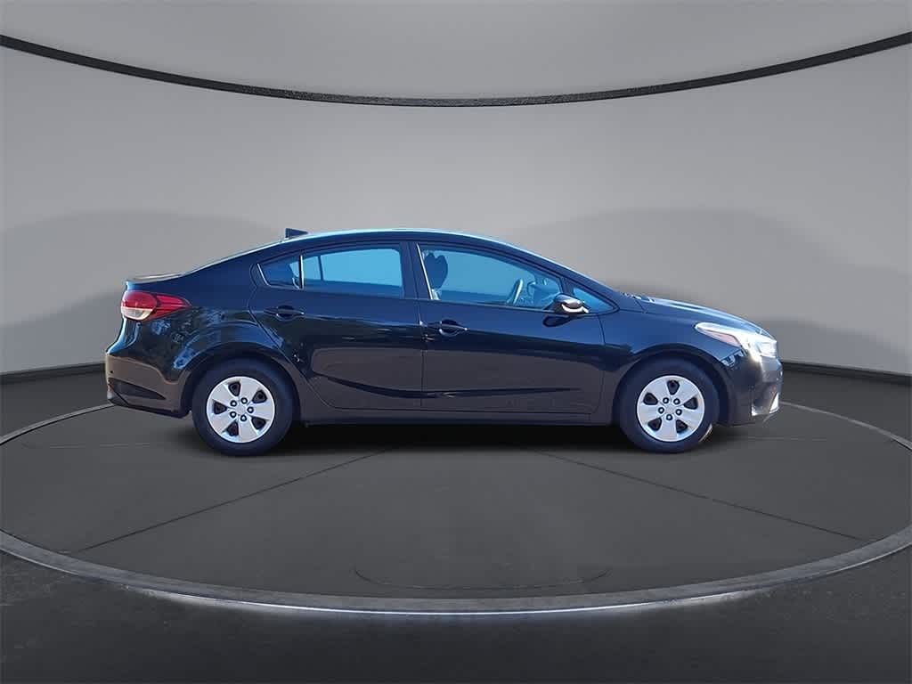 Thumbnail: 2018 Kia Forte - 9