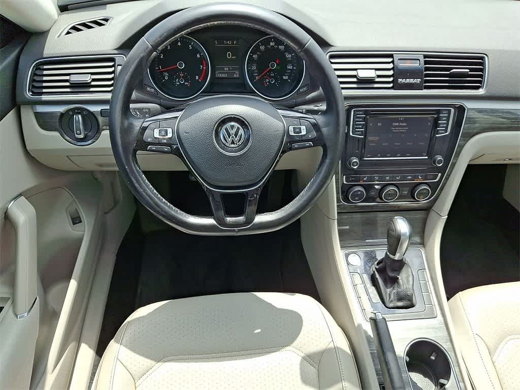 Thumbnail: 2018 Volkswagen Passat - 21