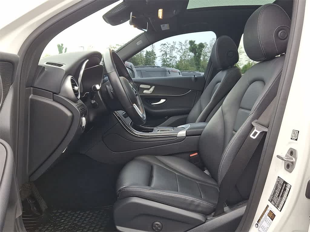 2022 Mercedes-Benz GLC 300 11