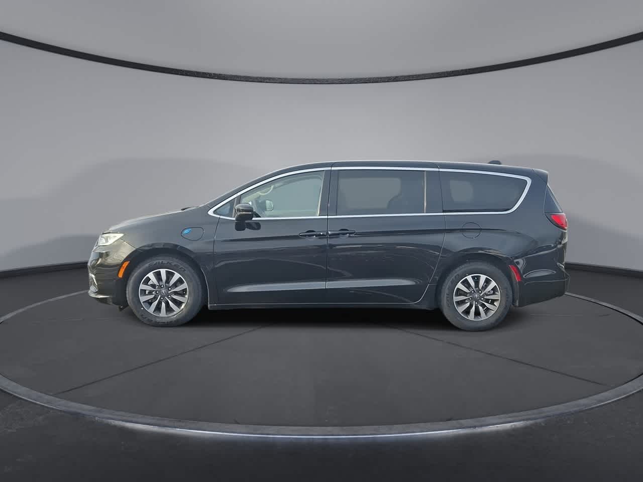 Thumbnail: 2024 Chrysler Pacifica - 5