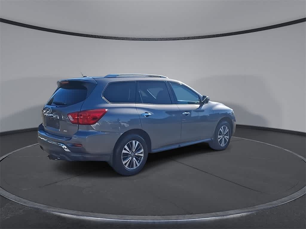Thumbnail: 2017 Nissan Pathfinder - 8
