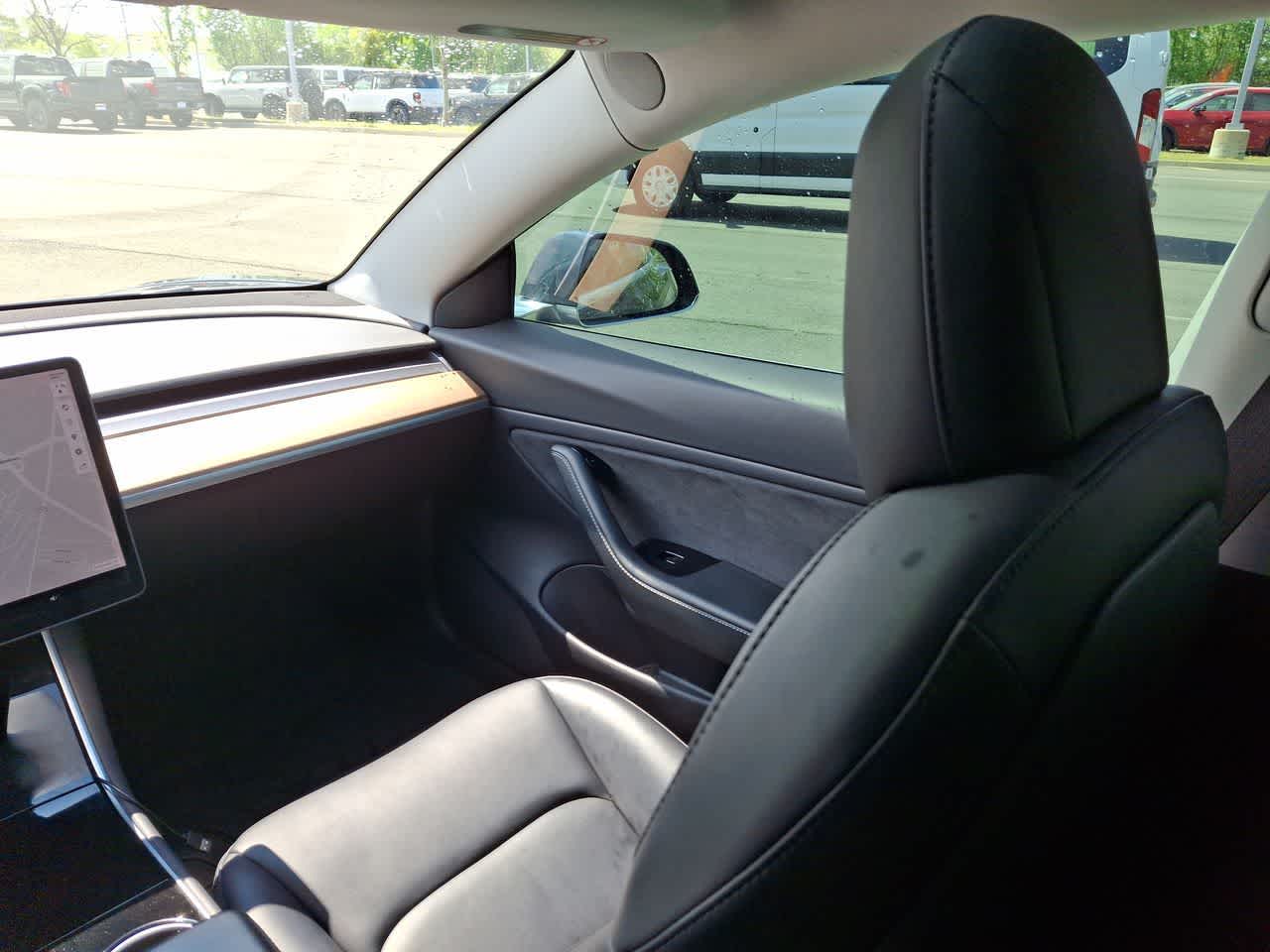 Thumbnail: 2019 Tesla Model 3 - 11